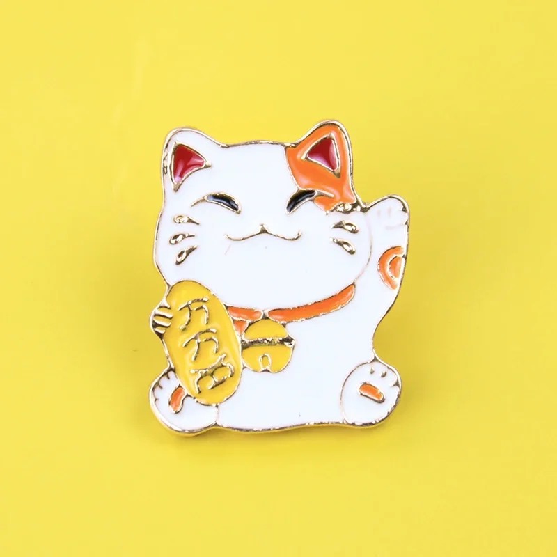 Hunting Outdoor Apparel - Lucky Cat Metal Brooch Small Mascot